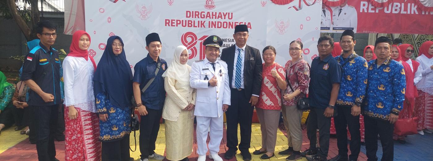Mengikuti Upacara Pengibaran Bendera HUT RI Ke-81 di Kecamatan Karawaci