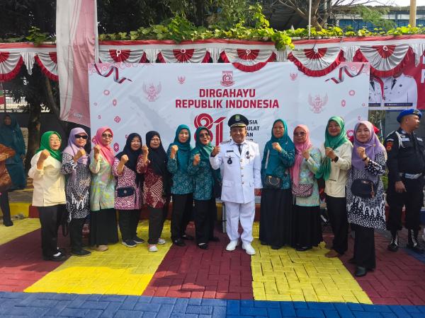 Mengikuti Pengibaran Bendera